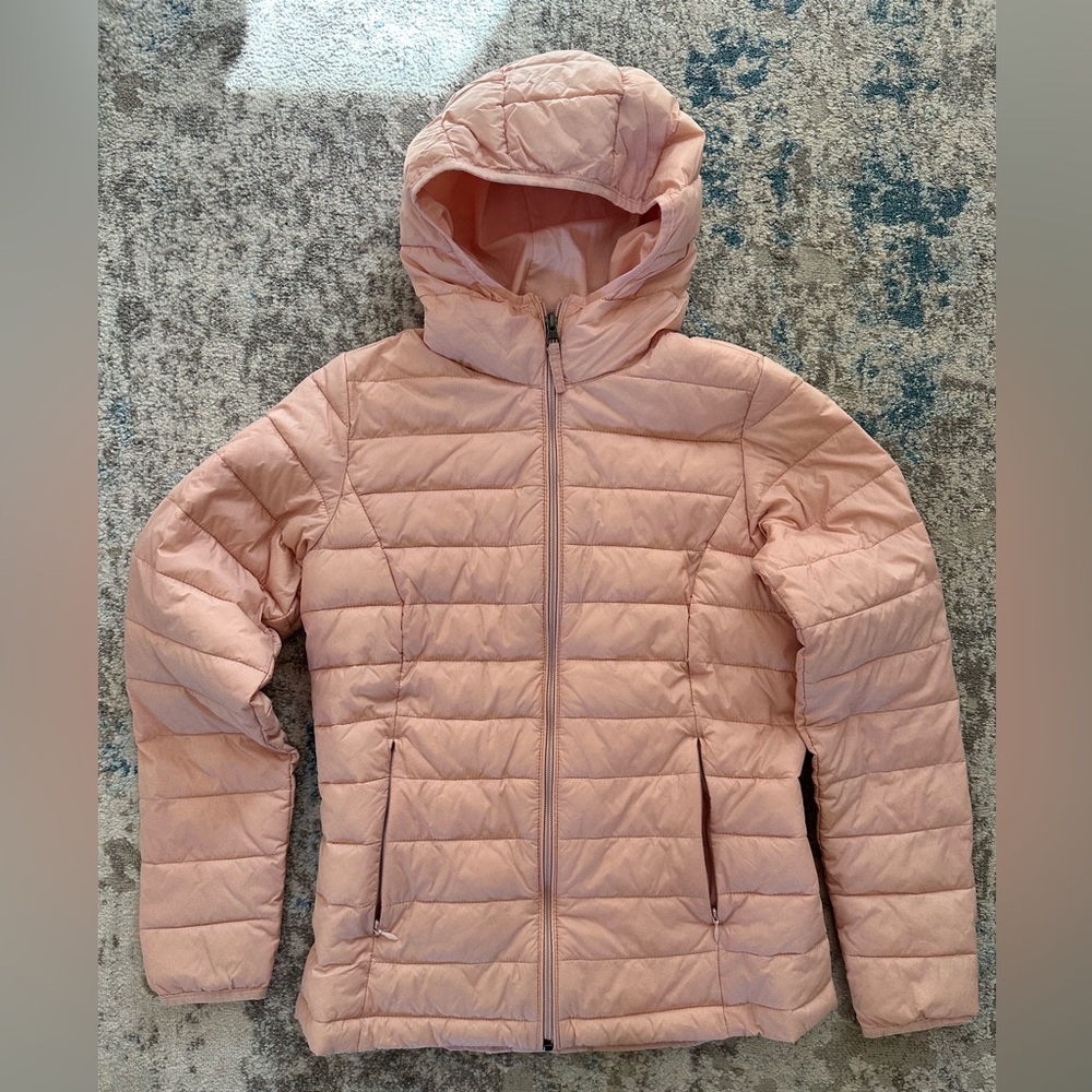 Amazon Essentials Women's Water-Resistant Packable Hooded Puffer Jacket